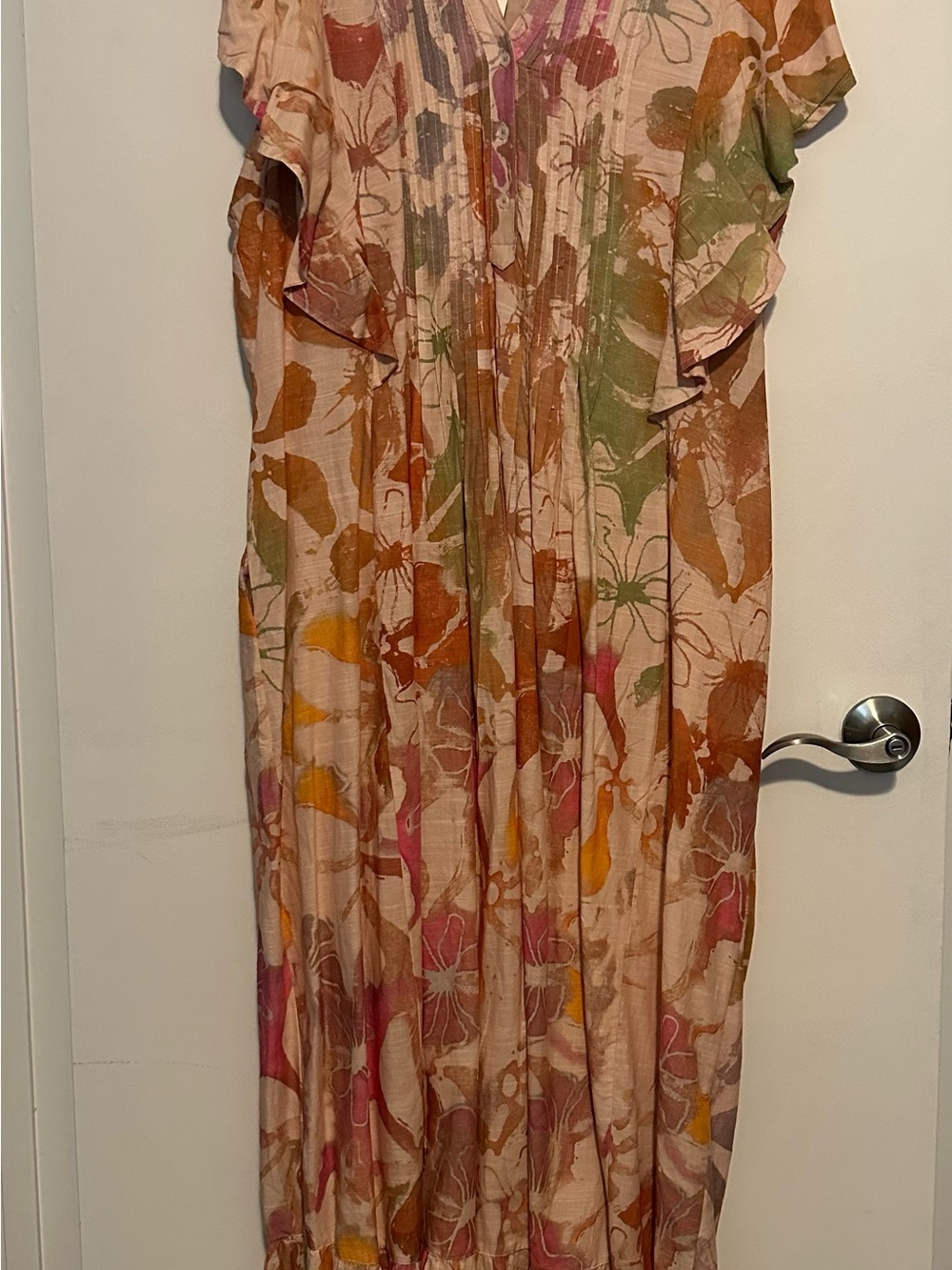 Anthropologie Maeve Label - Cream and Gold